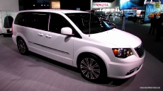 2013 Chrysler Town & Country S at 2013 Detroit Auto Show
