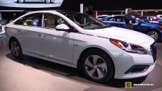2016 Hyundai Sonata Hybrid at 2015 Detroit Auto Show